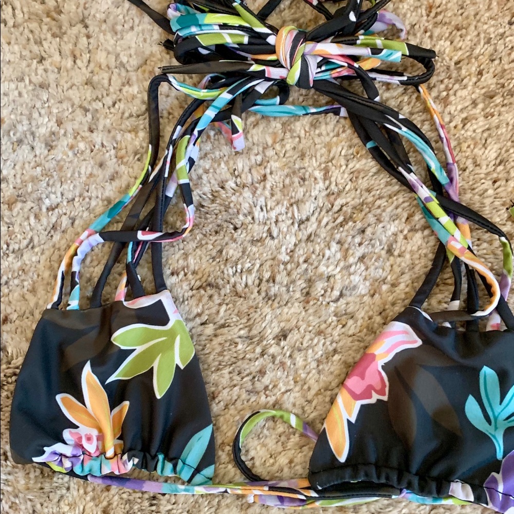 Stone Fox Swimwear Bikini Top, Size Medium, Floral